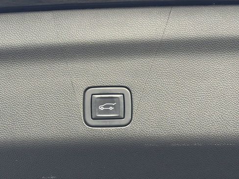 Used 2022 Chevrolet Tahoe RST w/ Sport Performance Package image 20