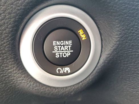 New 2026 Chrysler Pacifica Select image 28