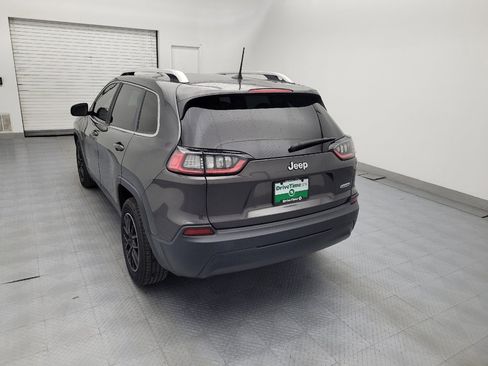 Used 2019 Jeep Cherokee Latitude Plus w/ Comfort/Convenience Group image 6