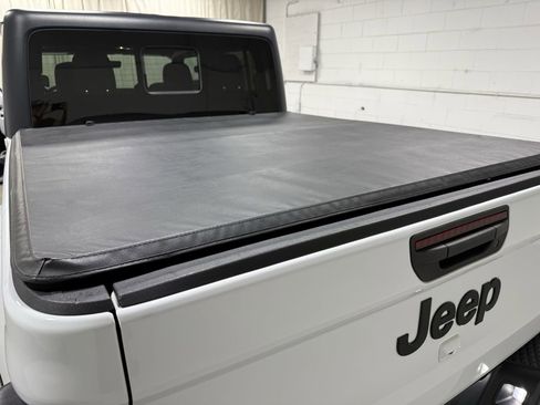 Used 2022 Jeep Gladiator Sport image 20