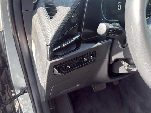 Used 2023 Kia Niro EX FWD image 18