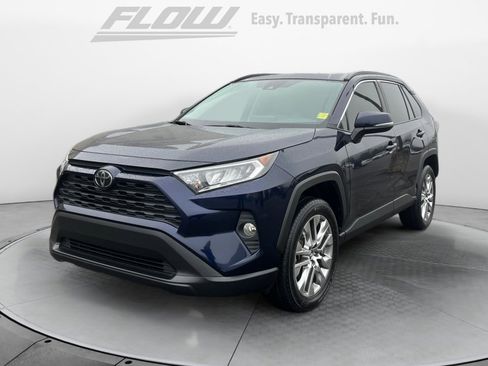 Used 2019 Toyota RAV4 XLE Premium w/ Phone Cable & Charge Package image 4