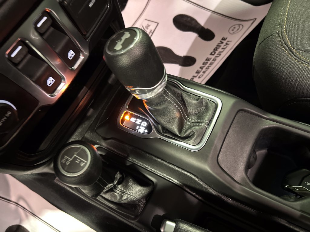 Used 2024 Jeep Wrangler Sport AWD/4WD image 20