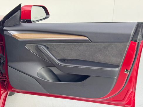 Used 2021 Tesla Model 3 Performance image 40