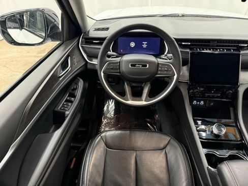 Used 2023 Jeep Grand Cherokee L Limited image 14