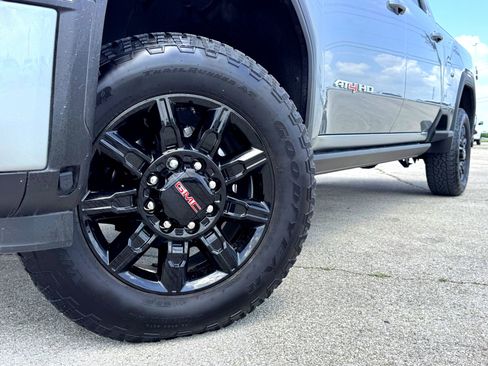 Used 2024 GMC Sierra 2500 AT4 w/ AT4 Premium Plus Package image 2