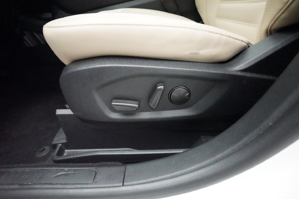 Used 2024 Ford Edge SEL w/ Convenience Package AWD/4WD image 30