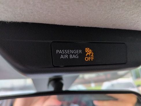 Used 2025 Nissan Kicks SR FWD image 25