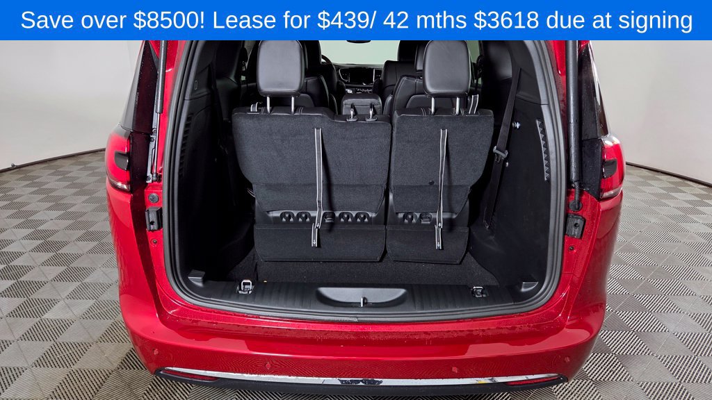 New 2026 Chrysler Pacifica Select FWD image 9