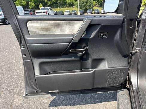 Used 2011 Nissan Titan PRO-4X AWD/4WD image 22