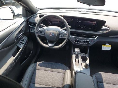 New 2026 Buick Envista Preferred w/ Convenience I Package FWD image 5