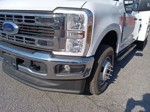 New 2026 Ford F350 XL w/ XL Chrome Package image 10