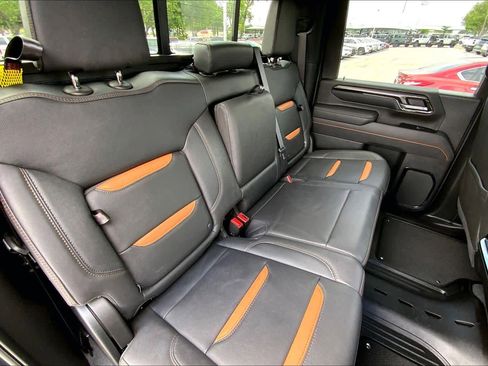 Used 2025 GMC Sierra 2500 AT4 w/ AT4 Premium Plus Package AWD/4WD image 35