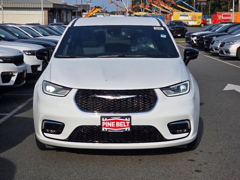 New 2026 Chrysler Pacifica Select image 7