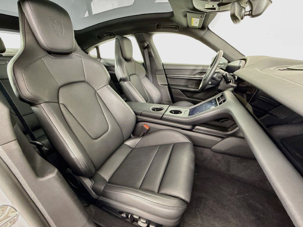 Certified 2025 Porsche Taycan RWD image 29