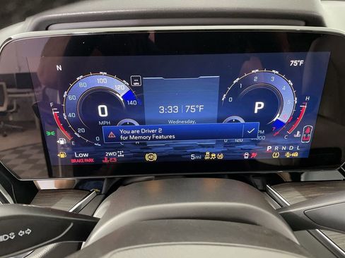 New 2025 Chevrolet Suburban Premier image 11