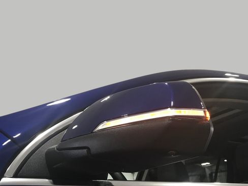 Used 2023 GMC Acadia Denali w/ Denali Ultimate Package AWD/4WD image 48