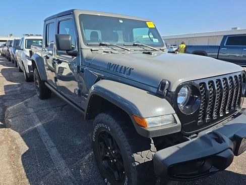 Used 2022 Jeep Gladiator Willys image 2
