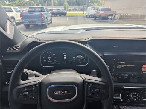 Used 2024 GMC Sierra 1500 AT4 w/ Technology Package AWD/4WD image 21