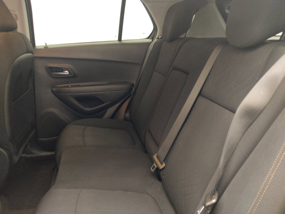 Used 2020 Chevrolet Trax LT FWD image 18