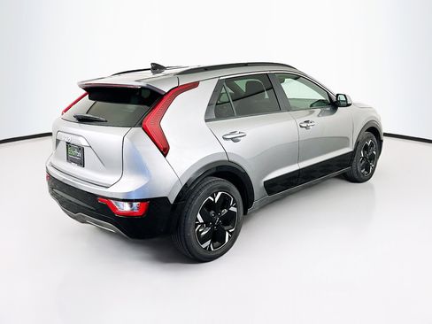 Used 2023 Kia Niro Wind w/ Wind Preserve Package FWD image 9