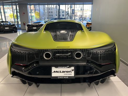 Used 2023 McLaren Artura image 6