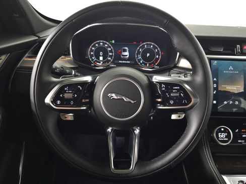 Used 2025 Jaguar F-PACE R-Dynamic S AWD/4WD image 21