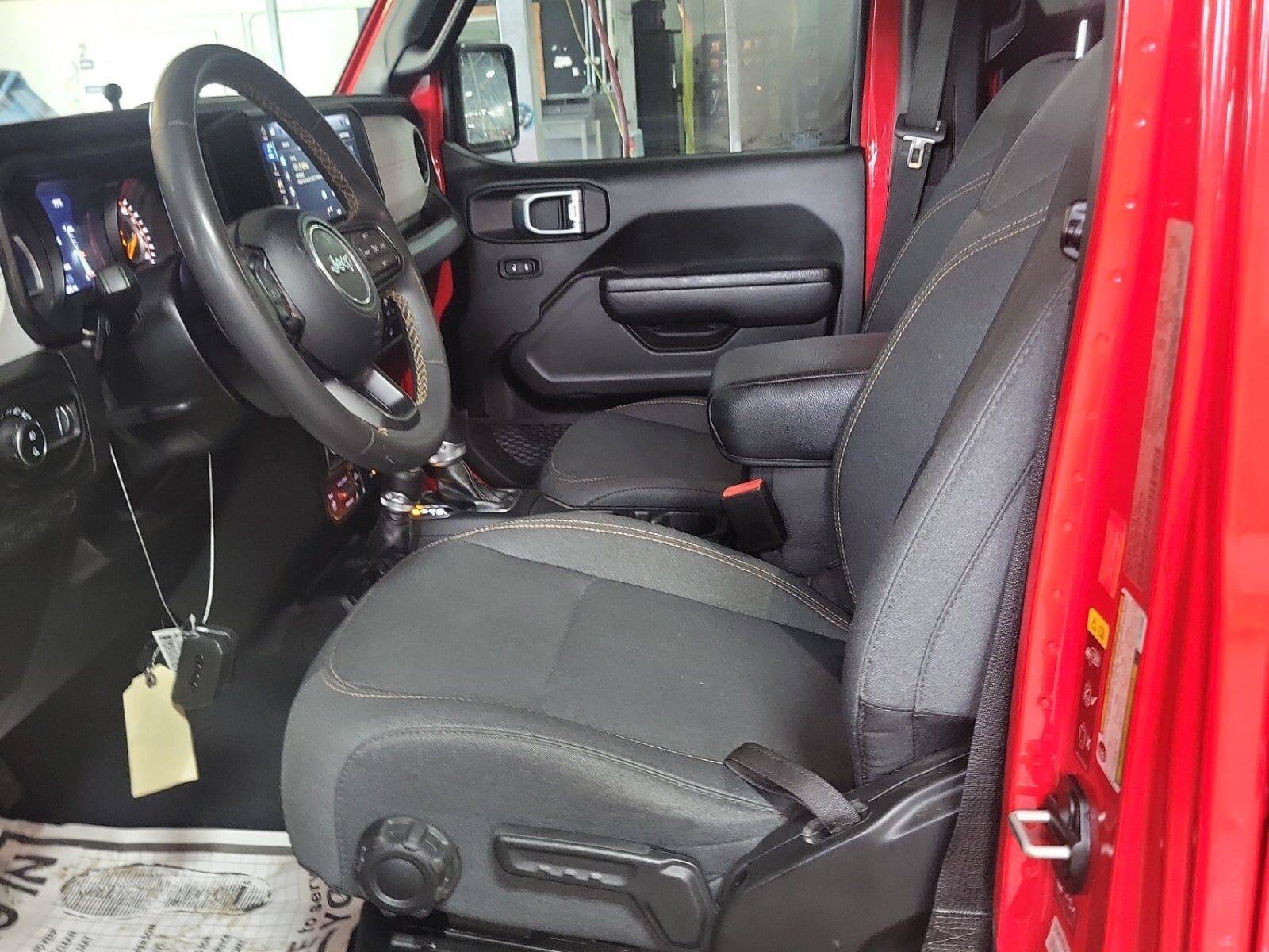 Used 2024 Jeep Gladiator Sport AWD/4WD image 7