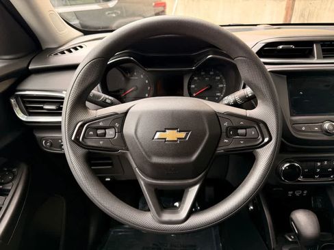Used 2023 Chevrolet TrailBlazer LT FWD image 15