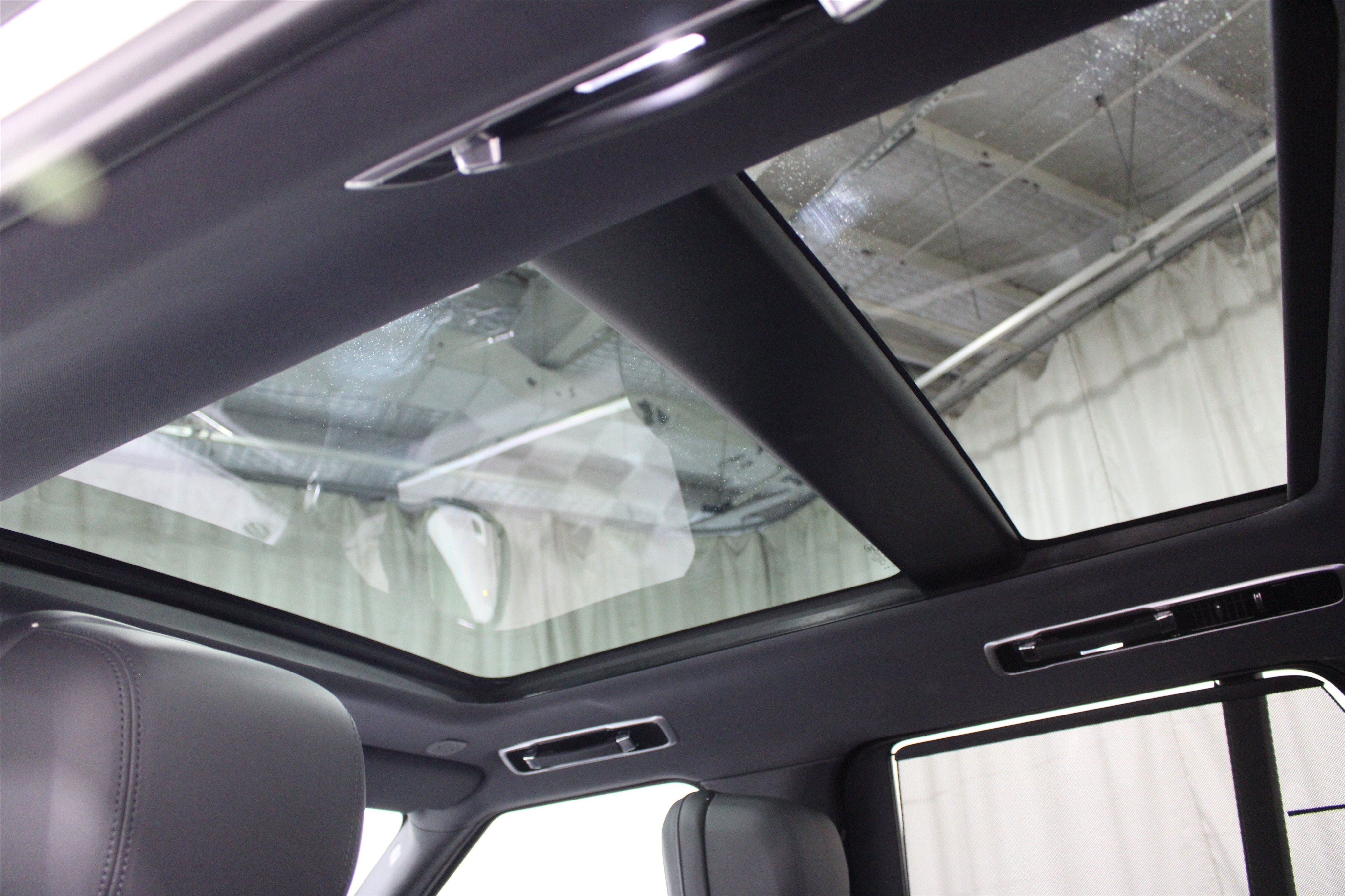 Used 2024 Land Rover Range Rover SE AWD/4WD image 26