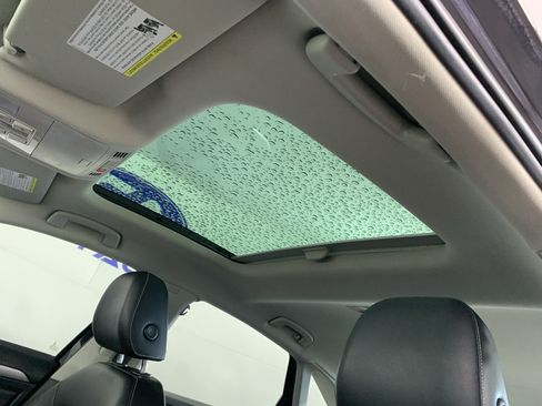 Used 2023 Volkswagen Jetta SE w/ Panoramic Sunroof Package FWD image 29