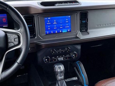 Used 2023 Ford Bronco Outer Banks image 6