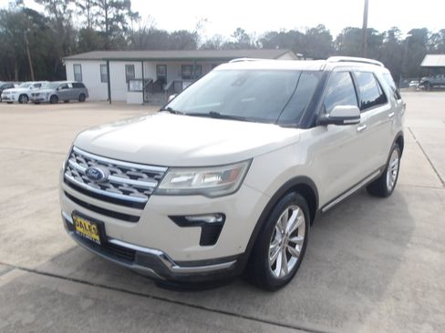 Used 2018 Ford Explorer Limited w/ Equipment Group 301A image 2