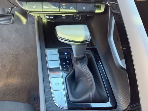 Used 2023 Hyundai Elantra SEL w/ Convenience Package image 20