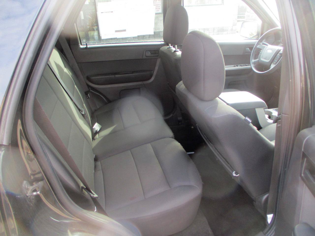 Used 2011 Ford Escape XLT w/ 202A Rapid Spec Order Code FWD image 9