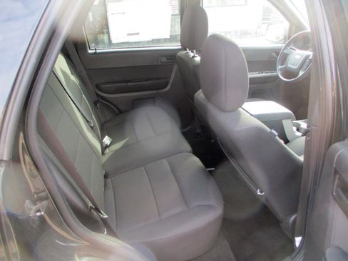 Used 2011 Ford Escape XLT w/ 202A Rapid Spec Order Code FWD image 9