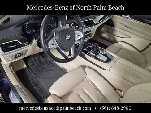 Used 2020 BMW 740i image 7