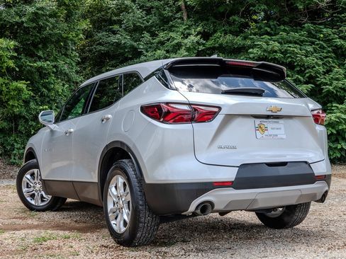 Used 2020 Chevrolet Blazer LT FWD image 3
