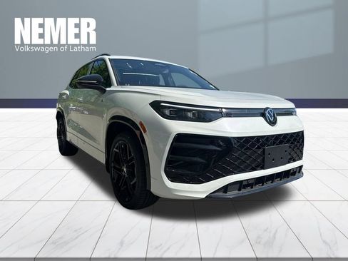 New 2026 Volkswagen Tiguan SE R-Line AWD/4WD image 6