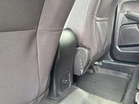 Used 2021 Ford Escape SE image 25