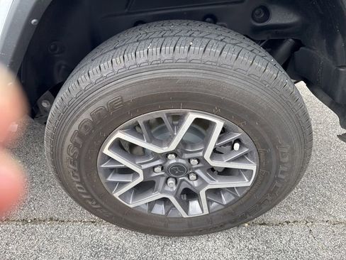 Used 2024 Jeep Wrangler Unlimited Sahara AWD/4WD image 21