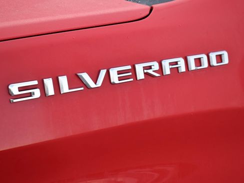 Used 2023 Chevrolet Silverado 1500 Custom image 4