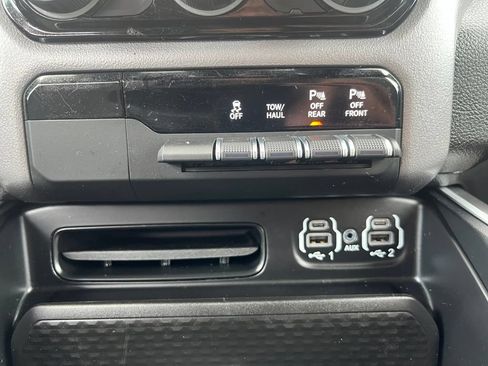 Used 2023 RAM 1500 Big Horn AWD/4WD image 15