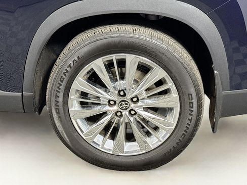 Certified 2024 Toyota Grand Highlander Platinum image 24