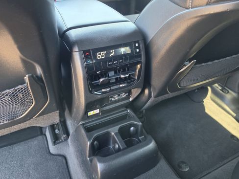 Used 2022 Jeep Grand Cherokee L Laredo RWD image 16