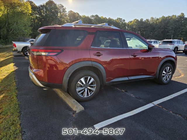 Used 2023 Nissan Pathfinder SL FWD image 5