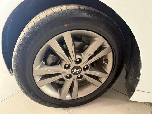 Used 2018 Hyundai Elantra SEL image 15