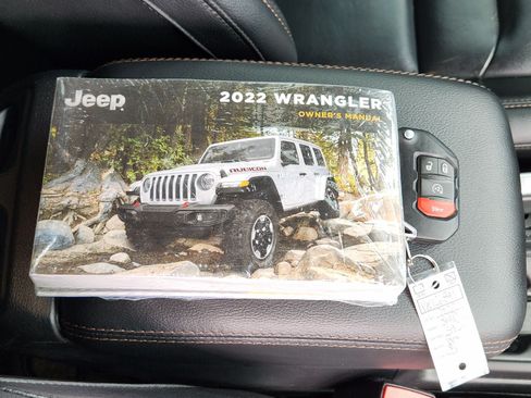 Used 2022 Jeep Wrangler Unlimited Rubicon w/ Xtreme Recon 35" Tire Package AWD/4WD image 45