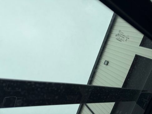 Used 2022 Jeep Compass Latitude w/ Sun and Sound Group image 16