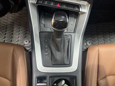 Used 2025 Audi Q3 2.0T Premium w/ Convenience Package AWD/4WD image 19
